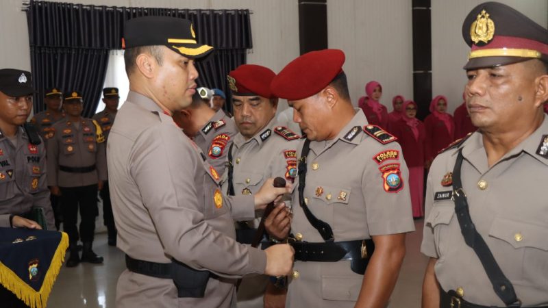 Kapolres Lingga saat pimpin sertijab PJU Polres Lingga, (Foto : Zonamu/Suji)