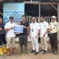 PT Timah berikan bantuan pengembangan kandang ternak Kambing ke Kelompok Tani Berkah Makmur, Desa Sekar Biru, Parit Tiga | Foto: Zonamu/Humas PT Timah