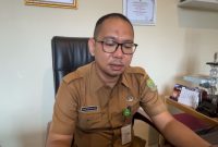Lurah Sungai Lumpur RajA Rony Wahyudin saat dikonfirmas (Foto : Zonamu/Wandi)