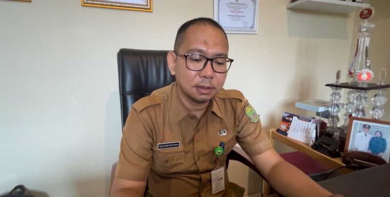 Lurah Sungai Lumpur RajA Rony Wahyudin saat dikonfirmas (Foto : Zonamu/Wandi)