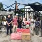 Dinsos Lingga Salurkan Bantuan untuk Korban Kebakaran di Dabo Lama (Foto : Zonamu/Imam)