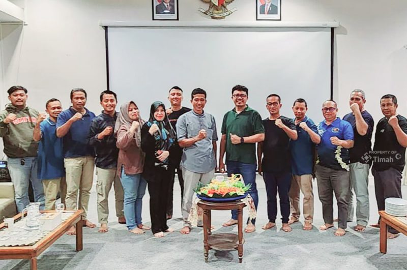 Perkuat hubungan, PT Timah berikan tumpeng kepada insan pers dalam peringan HPN 2025 | Foto: Zonamu/Humas PT Timah