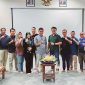 Perkuat hubungan, PT Timah berikan tumpeng kepada insan pers dalam peringan HPN 2025 | Foto: Zonamu/Humas PT Timah