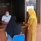 Potrer Pelayanan Kesehatan di Puskesmas Dabo Lama (Foto : Zonamu/Ari)