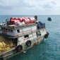 Kapal Kayu Bermuatan Tujuh Orang Sempat Hilang Kontak, Kini Ditemukan Selamat | Foto : Zonamu/Wandi)