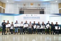 Dalam rangka Bulan K3 Nasional, PT Timah Tbk memberikan penghargaan bagi para karyawan dan mitra usaha yang berperan aktif | Foto: Zonamu/Humas PT Timah