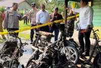 Polisi Lakukan Lidik Terhadap Empat Motor Terbakar di Teras Rumah (Foto : Zonamu/Wandi)