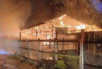 Rumah Lansia di Dabo Lama Hangus Terbakar (Foto : Zonamu/Harie)