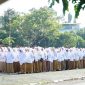Honorer Pemkab Lingga saat mengikuti upacara di Daik Lingga | Foto : Zonamu/Diskominfo Lingga