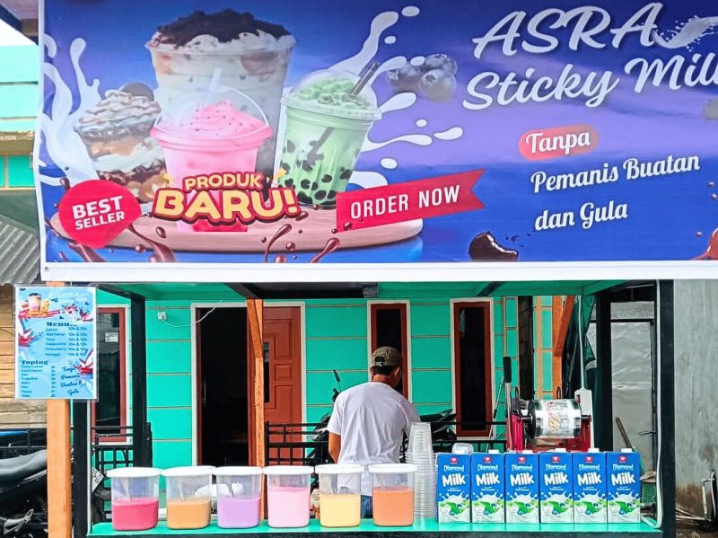 Asra Sticky Milk Kini di Dabo Singkep Sajian Segar dan Sehat untuk Berbuka Puasa | foto : Zonamu/Imam