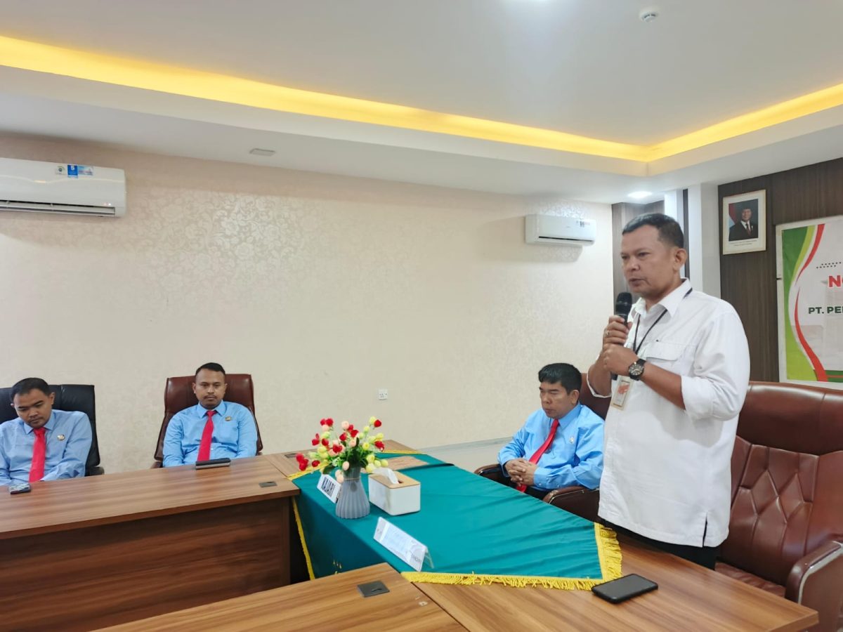 Direktur BUMD Lingga M. Syahrial saat memberikan kata sambutan di kegiatan penandatangan dengan Kejari Lingga | foto : Zonamu/Wandi