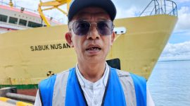 Kepala PT Pelni Cabang Tanjungpinang, Putra Kencana | foto : zonamu/Aji