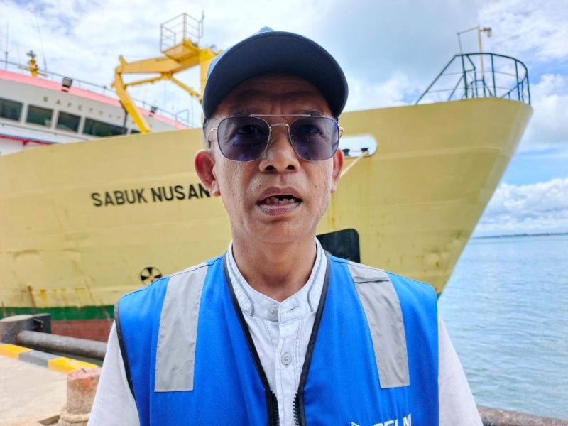 Kepala PT Pelni Cabang Tanjungpinang, Putra Kencana | foto : zonamu/Aji