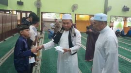 Pengurus Masjid Al-Aula Gelar Khatmul Quran dan Santuni 16 Anak Yatim | Foto : Zonamu/Toni