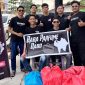 Baba Parfum Dabo Singkep Bagikan Ratusan Takjil untuk Pengendara | foto : Zonamu/Wandi