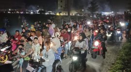 Ribuan pengendara rods dua ramaikan takbir keliling di dabo singkep | Foto : Zonamu/Wandi