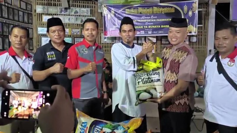 Perkumpulan Transportasi Pariwisata Batam, Bukber Dengan Anak Panti Asuhan Ya Bunayya rempang | foto zonamu/Ami
