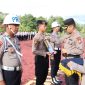 Kapolres Lingga saat melakukan proses PTDH | foto : zonamu/Humas Polres Lingga