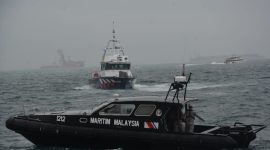 Proses Penjemputan 2 Nelayan Indonesia di Perbatasan Malaysia-Indonesia | foto : Zonamu/Humas Bakamla RI