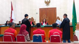 Suasana persidangan, agenda pembacaan tuntutan tiga terdakwa penyelundup 106 Kg narkoba jenis sabu | Foto: Rian