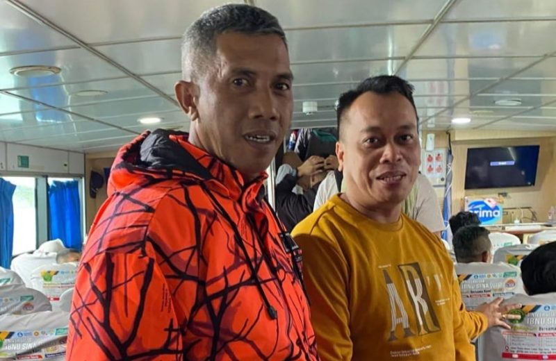 Ketua MPC PP Lingga saat bersama Bupati Lingga | Foto : Zonamu/Wandi