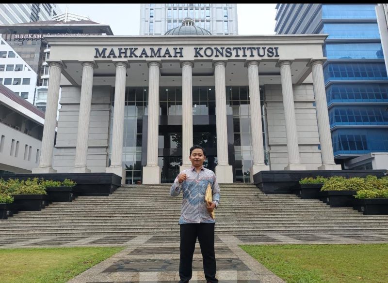 Ketua JPKP Kota Tanjungpinang Budi Prasetyo saat berada di MK | Foto : Zonamu/Budi