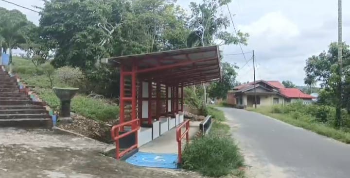 Proyek Halte Sekolah di Singkep Diduga Langgar Aturan | Foto : Zonamu/Wandy
