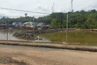 Mangkrak di Tengah Jalan, Proyek Misterius di Roro Jagoh Jadi Sorotan Warga | Foto : Zonamu/Wandi