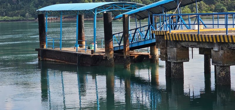 Ponton Pelabuhan Senayang Miring | Foto : Zonamu/Warga