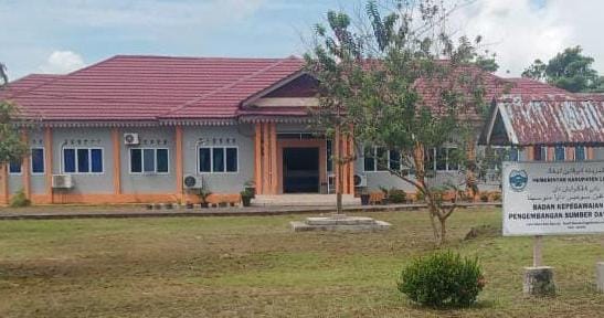 Kantor BKPSDM Lingga di Daik Lingga | Foto : Zonamu/Dok