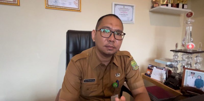 Lurah Sungai Lumpur Rsja Roni Wahyudin | Foto : Zonamu/Wandi