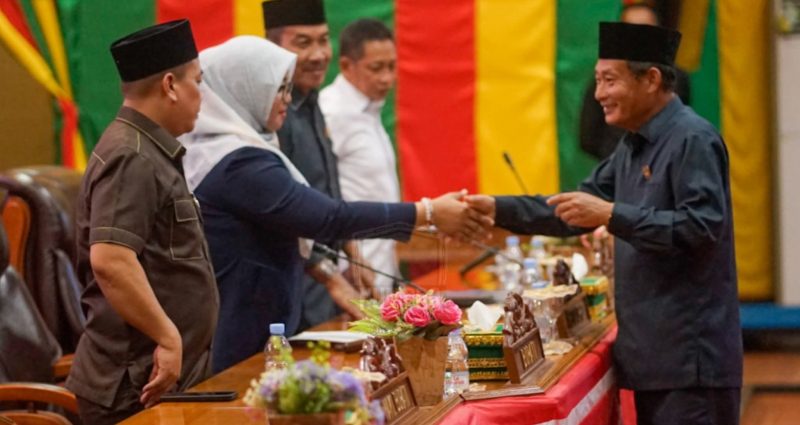 DPRD Lingga menggelar rapat Paripurna | Foto : Zonamu/Diskominfo Lingga