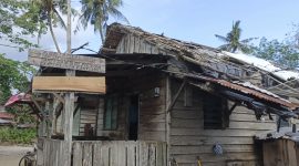 Salah satu rumah warga desa marok tua butuh bantuan | Foto : Zonamu/Wandi