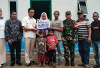 Warga Kundur, Kabupaten Karimun terima bantuan rumah layak huni dari PT Timah | Foto: Zonamu/Humas PT Timah