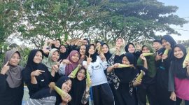 Pelajar Pemali Boarding School PT Timah Tbk dilatih memanfaatkan lahan asrama untuk membuat pertanian produktif | Foto: Zonamu/Humas PT Timah
