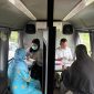 Masyarakat Desa Kundur, Kabupaten Karimun nikmati layanan perobatan gratis di Mobil Sehat PT Timah | Foto: Zonamu/Humas PT Timah