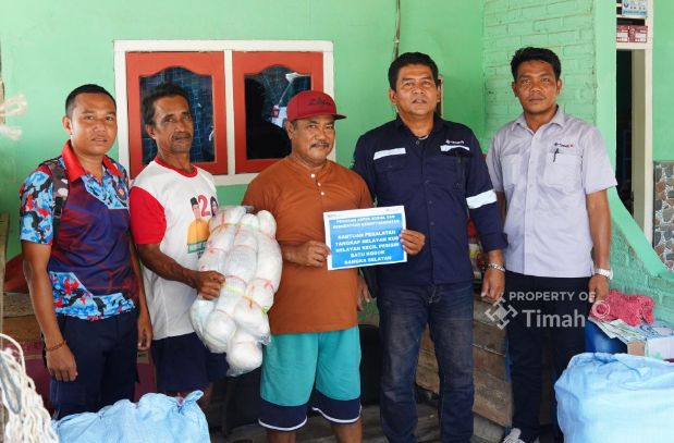 PT Timah Tbk berikan bantuan alat tangkap ikan kepada kelompok nelayan Pesisir Batu Kodok Kabupaten Bangka Selatan | Foto: Zonamu/Humas PT Timah
