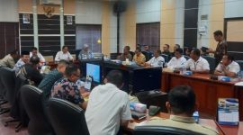 Rapat dengar pendapat DPRD Karimun bersama PT Jaya Annurya Karimun. Membahas kelanjutan proyek Karimun Goldcoast | Foto: Nichita