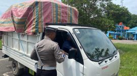 Satlantas Tertibkan Kendaraan ODOL di Pelabuhan Roro Jagoh | Foto : Zonamu/Humas