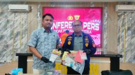 Konferensi Pers pengungkapan kasus penyelundupan sabu dalam kemasan kopi bubuk dan deodoran | Foto: Ami