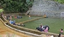 Objek Wisata Pemandian Batu Ampar | Foto : Zonamu/Ari