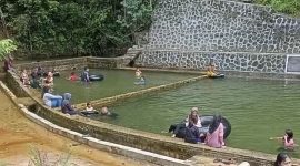 Objek Wisata Pemandian Batu Ampar | Foto : Zonamu/Ari