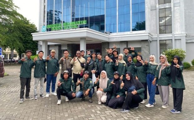 Puluhan mahasiswa Universitas Muhammadiyah Bangka Belitung akan melakukan pengamatan dan pengumpulan data di ekosistem pesisir seperti terumbu karang, padang lamun, dan hutan mangrove di Pulau Kelapan, Kabupaten Bangka Selatan | Foto: Zonamu/Humas PT Timah