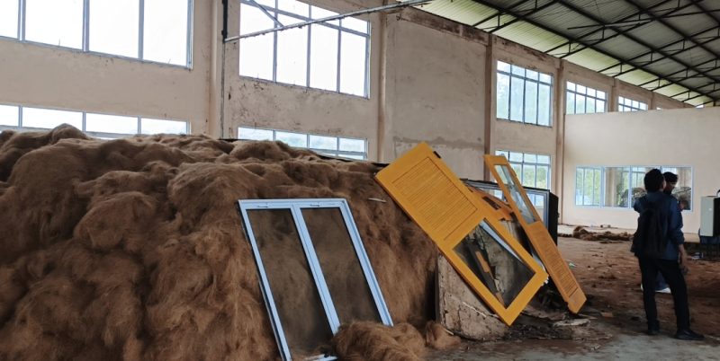 IKM Sentra Kelapa di Desa Resang Lingga | Foto : Zonamu/Wandi