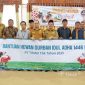 PT Timah serahkan hewan kurban secara simbolis kepada Bupati Bangka Tengah | Foto: Zonamu/Humas PT Timah