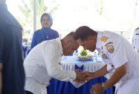 Bupati Lingga saat menghadiri sertijab Komandan Lanal Dabo Singkep | Foto : Zonamu/Andi