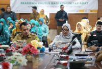 Pemkab Lingga saat menggelar rapat di Barenlitbang | Foto : Zonamu/Diskominfo Lingga