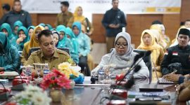Pemkab Lingga saat menggelar rapat di Barenlitbang | Foto : Zonamu/Diskominfo Lingga