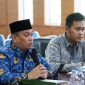 Bupati Lingga saat memimpin rapat | Foto : Zonamu/Ikhsan