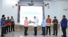 Kejati Kepri saat foto bersama Bupati Lingga | Foto : Zonamu/Ist